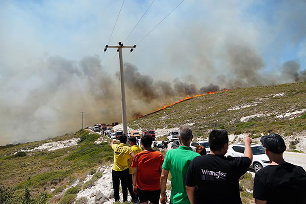 Çeşme'de orman yangını 3 kişi öldü 2